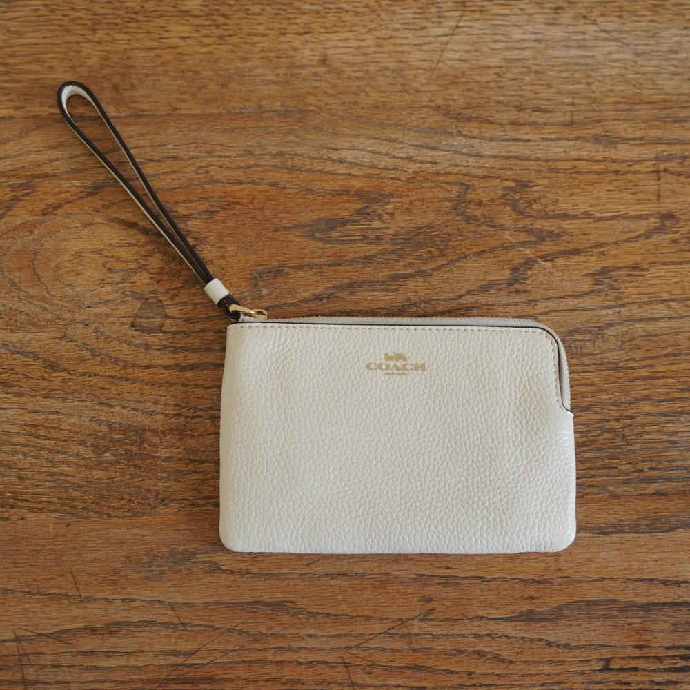 Coach Pebbled Leather Small Wristlet Chalk White Gold Hardware‎ Zip Pouch